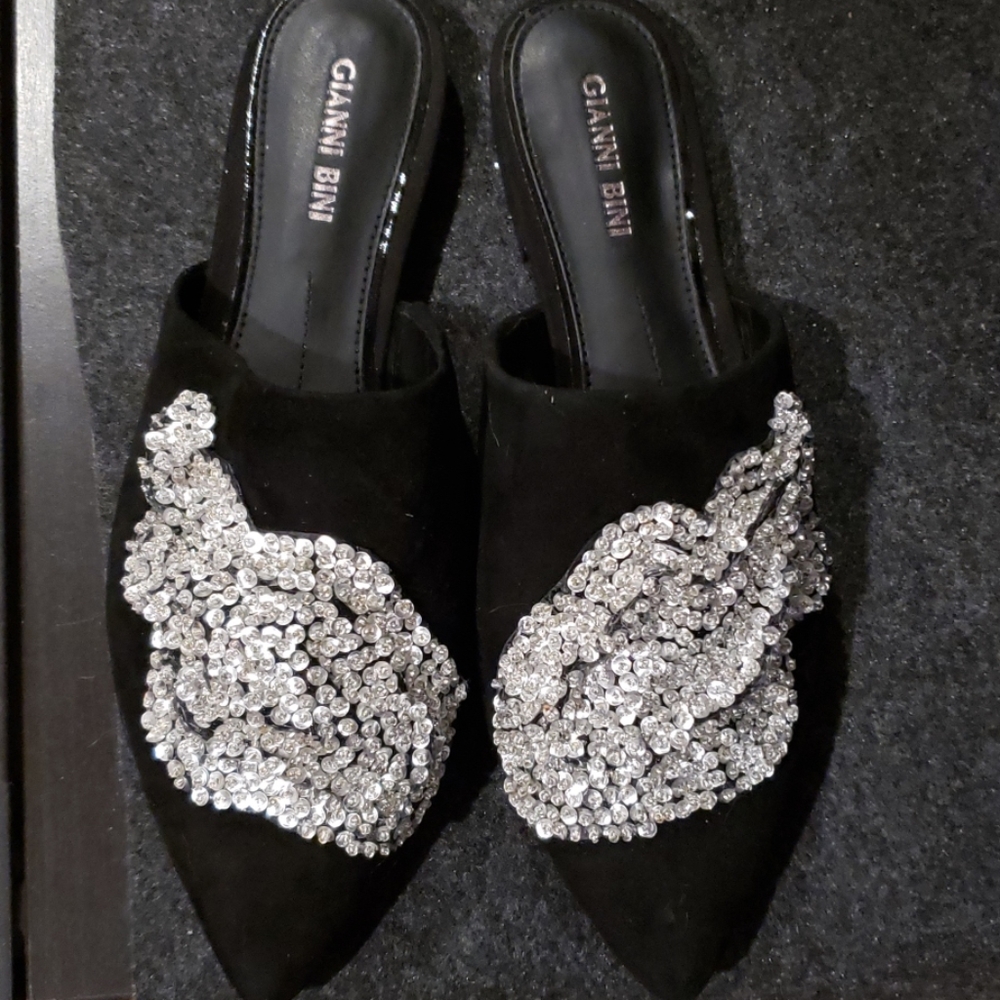 SHOES